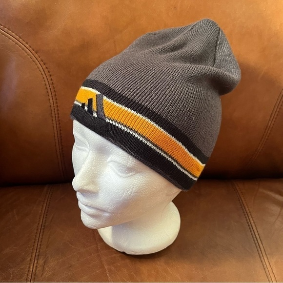 Adidas winter hat toque. - Picture 2 of 6